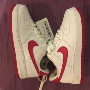 Air Force ‘07 size 7 white/wild cherry